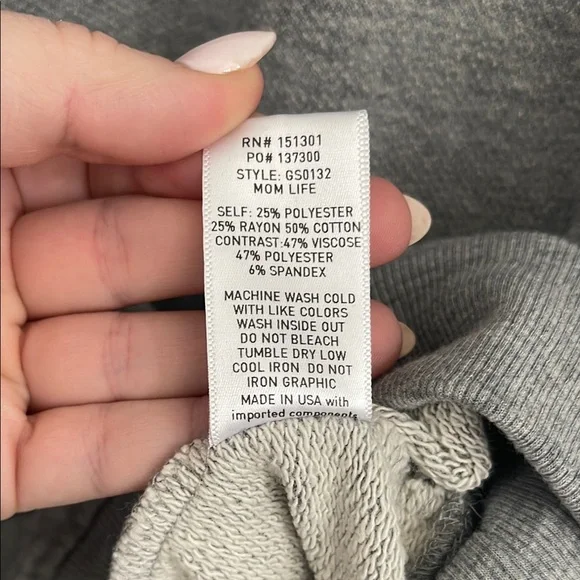 Good American “Mom Life” Sweatshirt - Picture 3 of 4